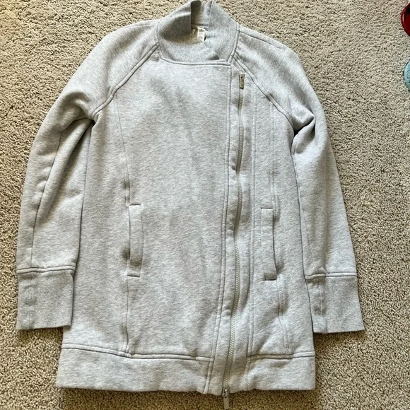 Lululemon Wrap - Picture 2 of 5